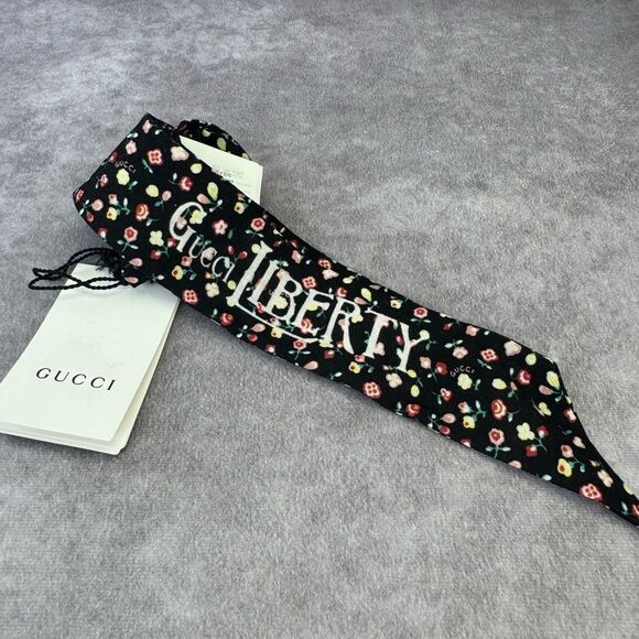 GUCCI X Liberty Black/Multicolor Wool Floral Print Twilly - Picture 1 of 8